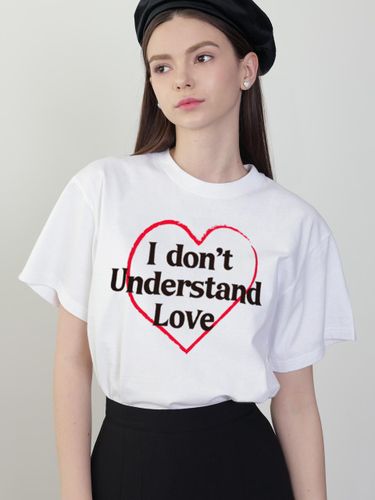 Heart Graphic T-shirt] I do not understand Love Lettering T-shirt - LOVE CHARM - Modalova