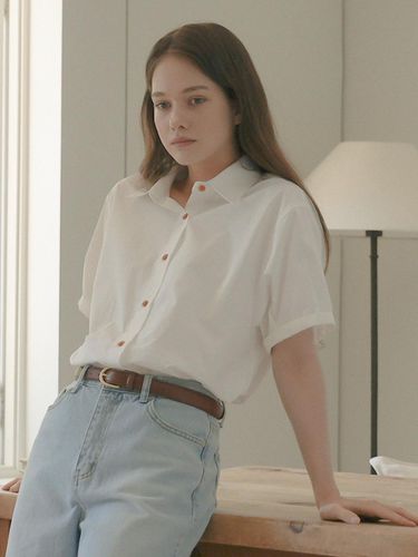 Ann Button Point Shirt (White) - TILLIDIE - Modalova