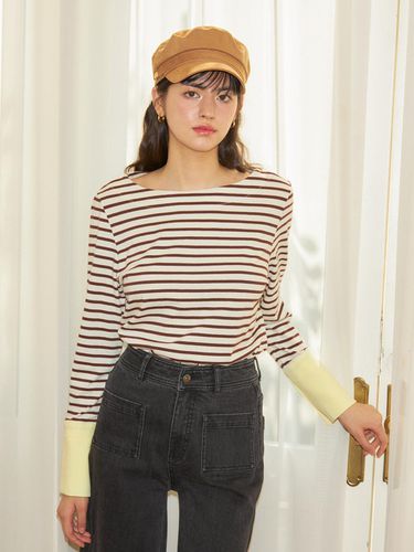 Stripe Cuffs T-shirt_Brown - SALON DE YOHN - Modalova