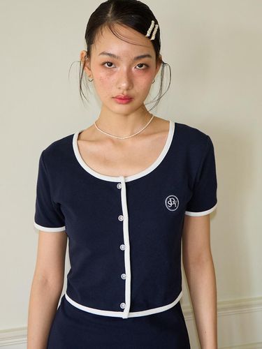 Crop Pique Cardigan_Navy - SALON DE YOHN - Modalova