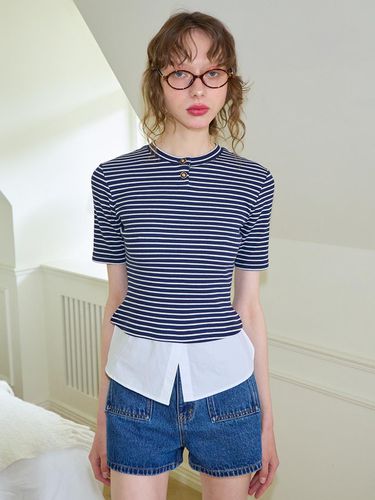 Shirt Detail Round-neck Stripe T-shirt_Navy - SALON DE YOHN - Modalova