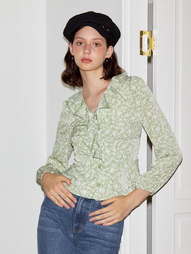 Puff Shoulder Ruffle Blouse_Green - SALON DE YOHN - Modalova