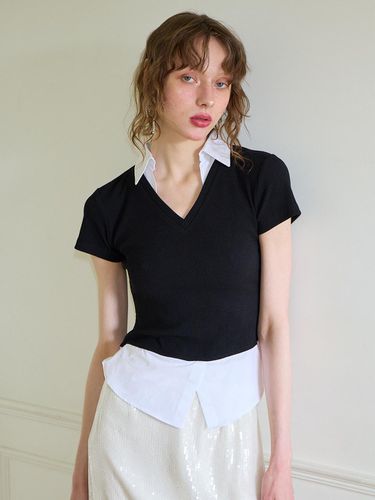 Shirt Detail V-neck Short Sleeve T-shirt_Black - SALON DE YOHN - Modalova