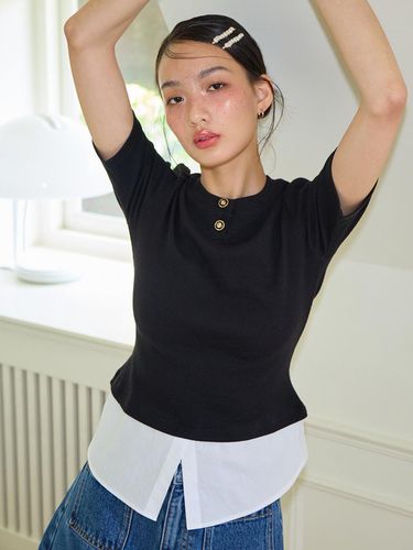 Shirt Detail Round-neck T-shirt_Black - SALON DE YOHN - Modalova