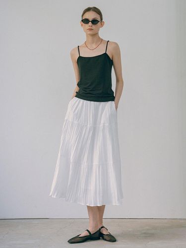 Winkle Tiered Skirt (White) - vanone atelier - Modalova