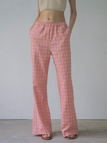 Flower Boots Cut Pants (Pink) - vanone atelier - Modalova