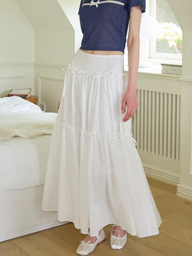 Ribbon Shirring Maxi Skirt_White - SALON DE YOHN - Modalova