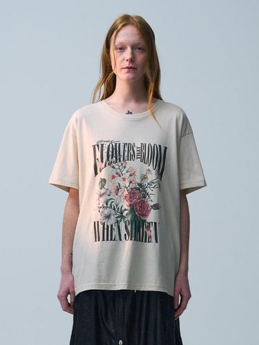 Flower Printing T-shirt_Beige - ellonarc - Modalova