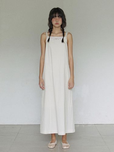 Minimal Resort Dress - HOKUSPOKUS - Modalova