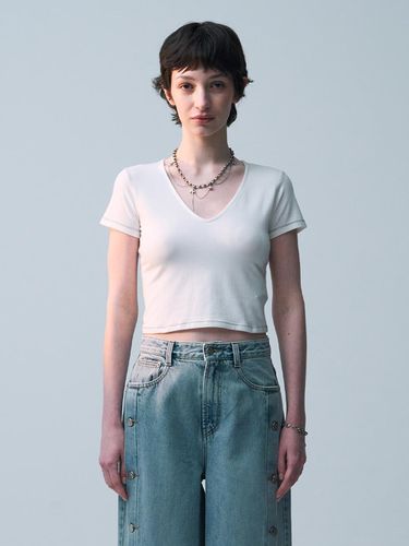 V-Neck Stitch Crop T-shirt_White - ellonarc - Modalova