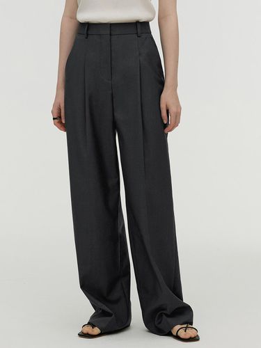 One Tuck Wide Slacks_Charcoal - MONGDOL - Modalova