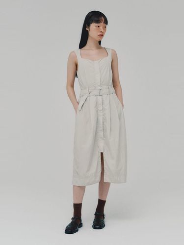 Nylon Belted Dress_Light Grey - ahwe - Modalova