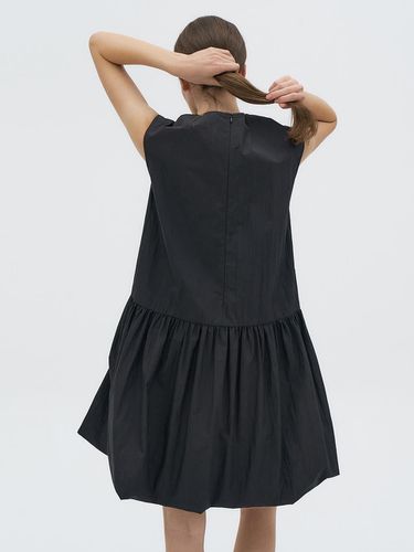 Sleeveless Balloon Dress_Black - Lamerei - Modalova