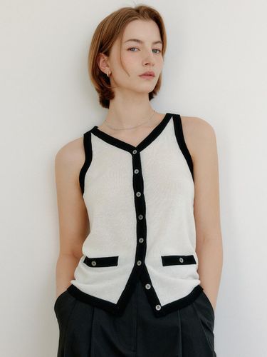 Jace Combi Knit Vest (2 Color) - LOOKAST - Modalova