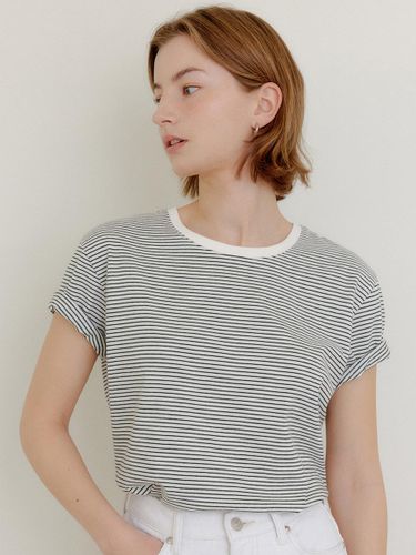 Amelia Stripe T-shirt (3 Color) - LOOKAST - Modalova