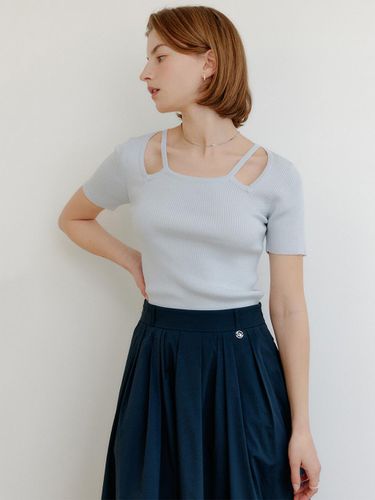 Zuly Cut Out Knit Top (3 Color) - LOOKAST - Modalova