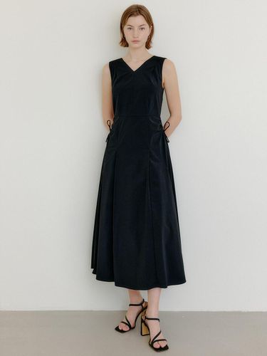 Zooey Shirring Sleeveless Dress - LOOKAST - Modalova