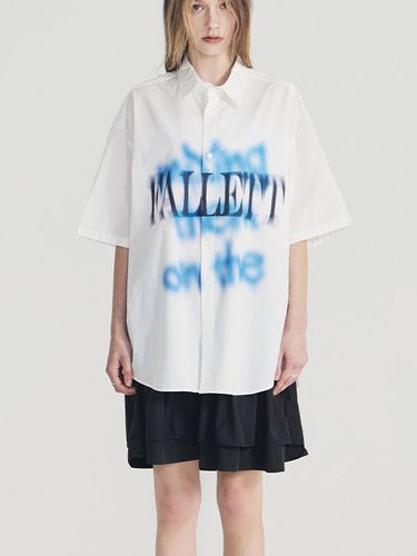 Smudged Logo Graffiti Short Sleeve Shirt_White - FALLETT - Modalova