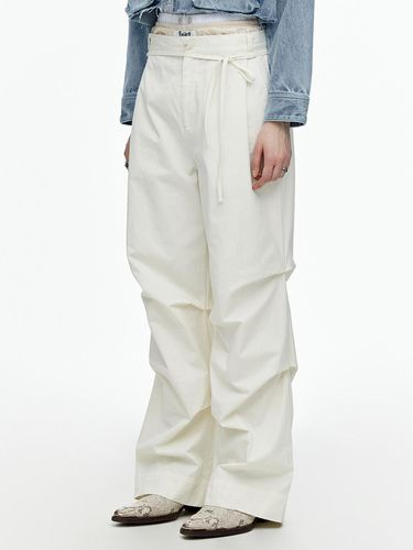 WIDE-LEG PARACHUTE PANTS_WHITE - FALLETT - Modalova