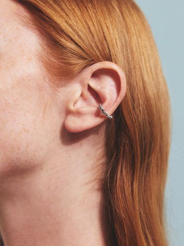 Aventureux Texture Earcuff - JOY GRYSON - Modalova