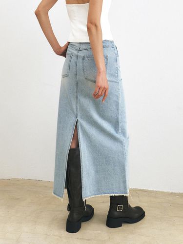 Low Rise Embroidery Denim Skirt_Light Blue - HACIE - Modalova