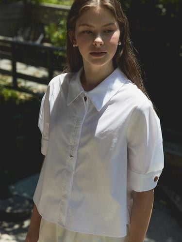 Loose Fit Collar Half Sleeve Shirt_White - Charles de Rohan - Modalova