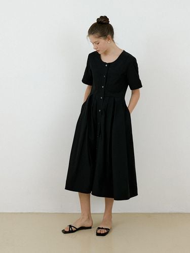 Round Half Sleeve Long Dress_Black - Charles de Rohan - Modalova