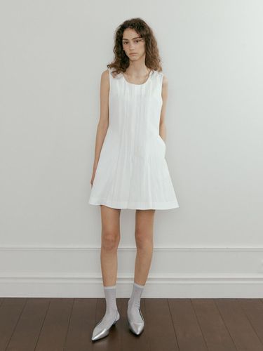 Turntee Dress - White - IULAI - Modalova