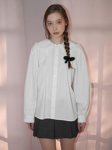 Round Collar Pintuck Blouse - White - VEM.VER - Modalova