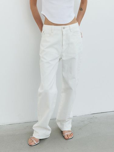 Straight Denim Pants_White - STUDIO TABLE - Modalova