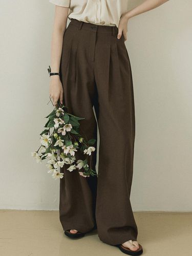 Side-Tuck Linen Wide Pants - Brown - AUBARD - Modalova