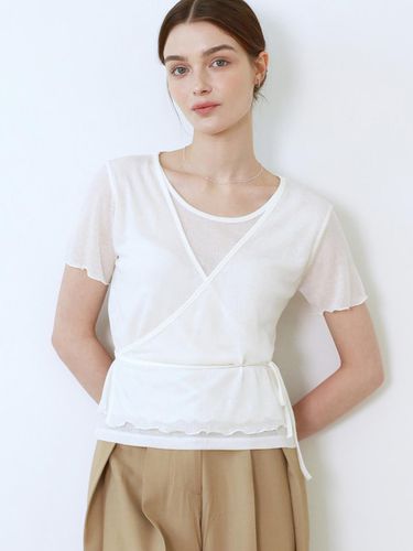 Wrap Frill Half T-shirt - ourcomos - Modalova