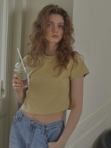 LR Cropped T-shirt - leterie - Modalova