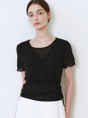 Wrap Frill Half T-shirt (Black) - ourcomos - Modalova