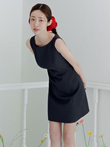 Minimal Sleeveless Dress_Charcoal - PLAC - Modalova