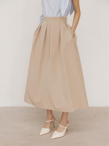 Padded Pleats Skirt_Beige - Lucirzu - Modalova