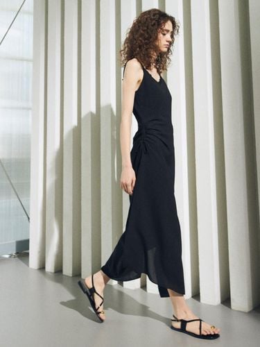 Oblique Line Chiffon Slip Dress_Black - ouel - Modalova