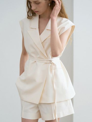 Belted Minimal Vest - RENEJ - Modalova