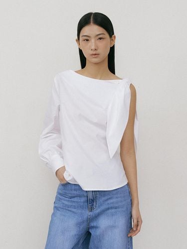 One Shoulder Scarf Blouse_White - Lucirzu - Modalova