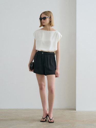 Slit Banding Shorts - RENEJ - Modalova