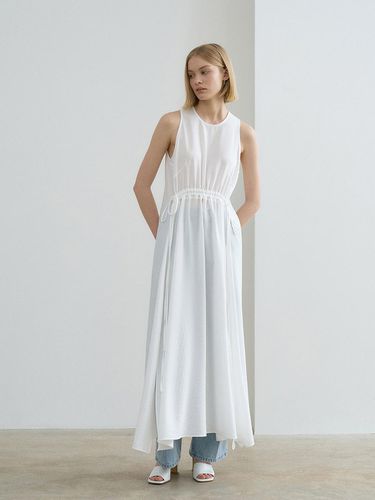 Belted Shirring Long Dress - RENEJ - Modalova