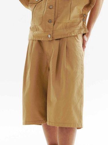 Tuck Detail Shorts - CHOWOO - Modalova