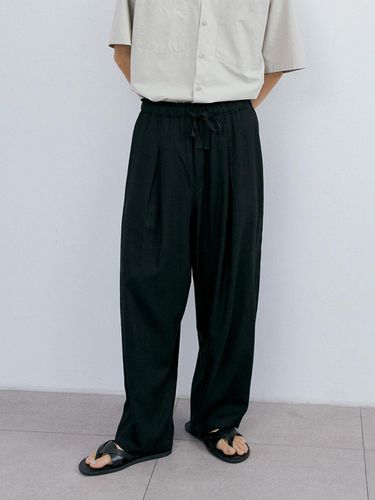 Pleats Linen Deep Tuck Pants_Black - endoor - Modalova