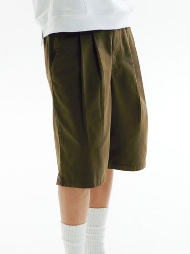 Khaki 4-Tuck Detail Shorts - CHOWOO - Modalova