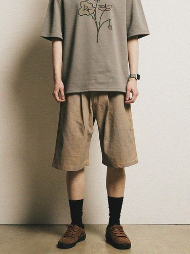 Dirty Washing Selvage Bermuda Banding Pants_Beige - FFEFF STUDIO - Modalova