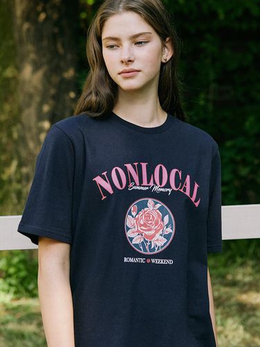 Vintage Rose T-shirt_Navy - NONLOCAL - Modalova