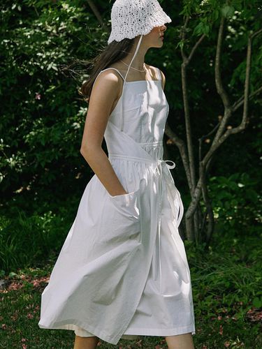 Ribbon Sleeveless Wrap Dress_White - NONLOCAL - Modalova