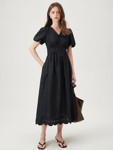 V-Neck Embroidery Maxi Dress (Black) - We’Dee - Modalova