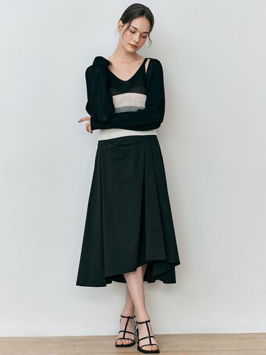 Irregular Pleated Skirt (Black) - We’Dee - Modalova