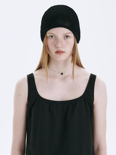 Crochet Round Beanie_Black - MARGESHERWOOD - Modalova